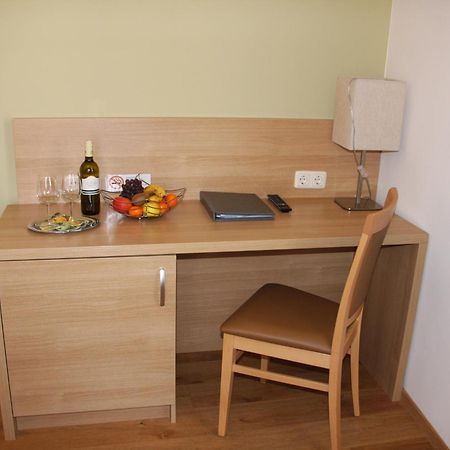 Weinhotel Rieder Poysdorf Luaran gambar