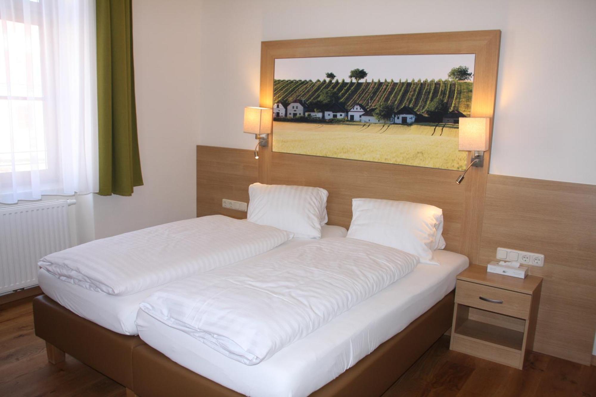 Weinhotel Rieder Poysdorf Luaran gambar