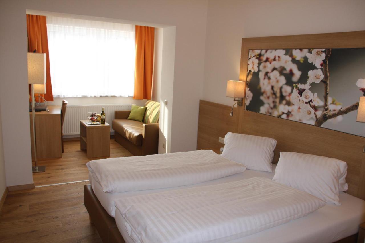Weinhotel Rieder Poysdorf Luaran gambar