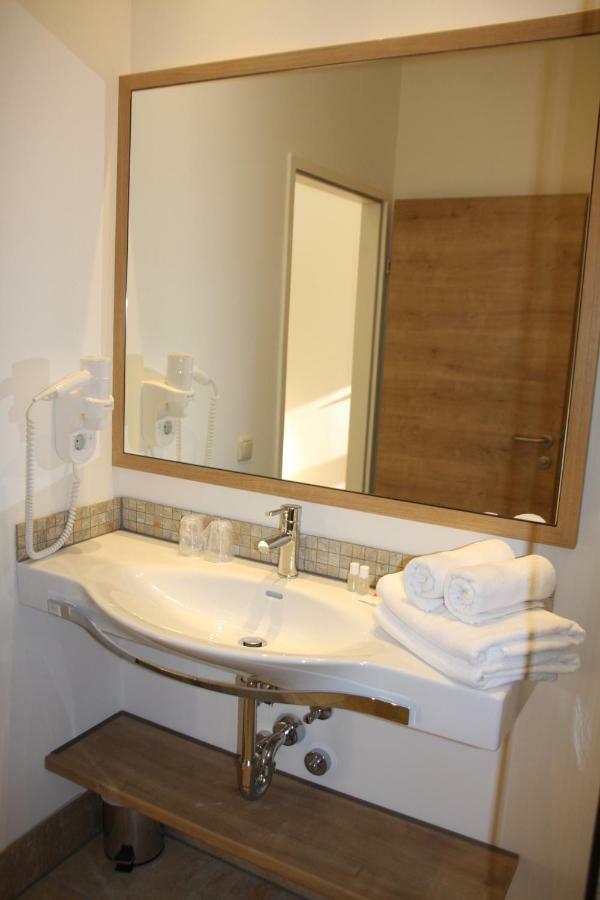 Weinhotel Rieder Poysdorf Luaran gambar